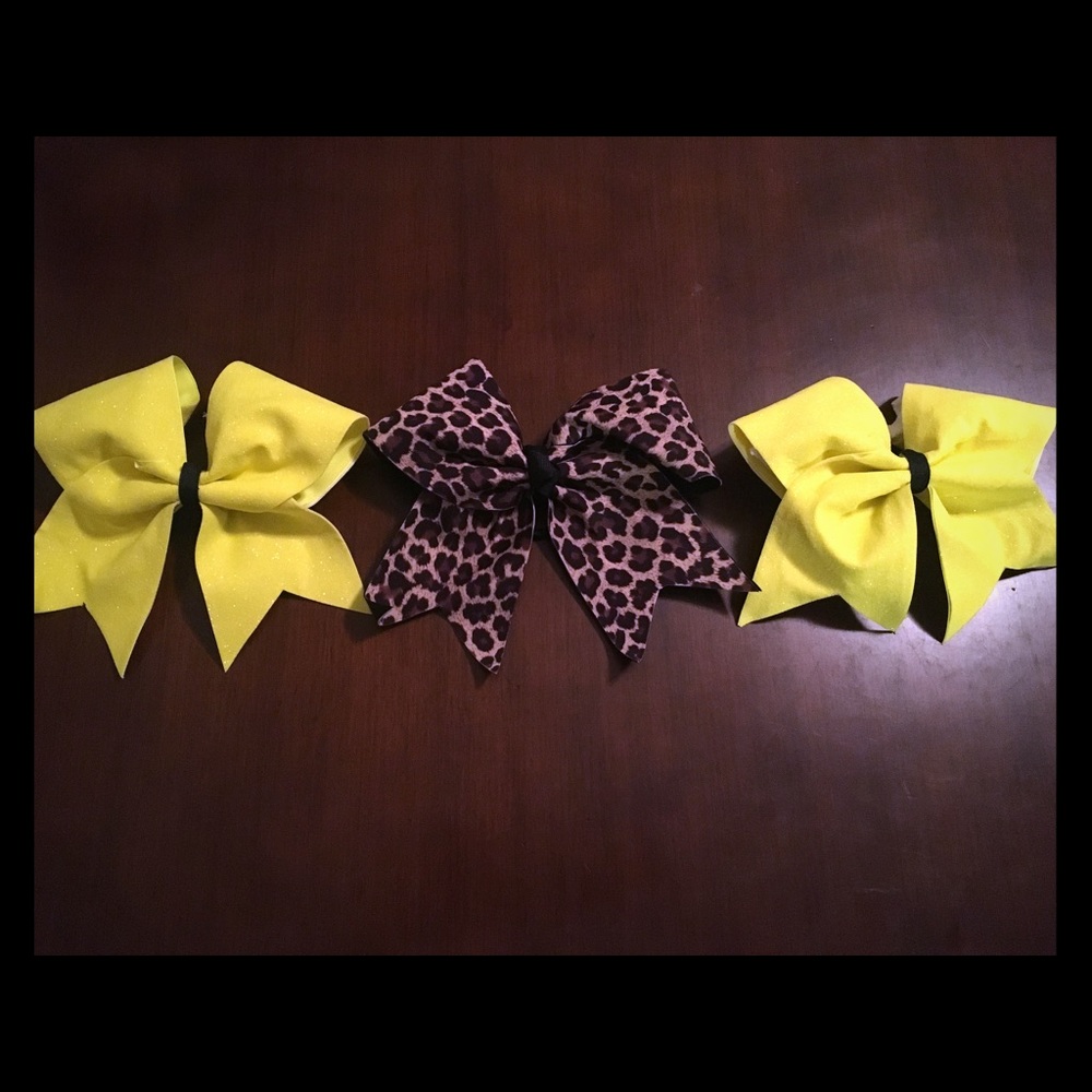 Cheer bows !